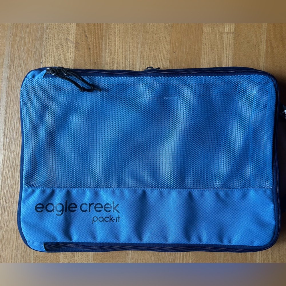 Eagle Creek Meduim Expandable Blue Tablet Sleeve